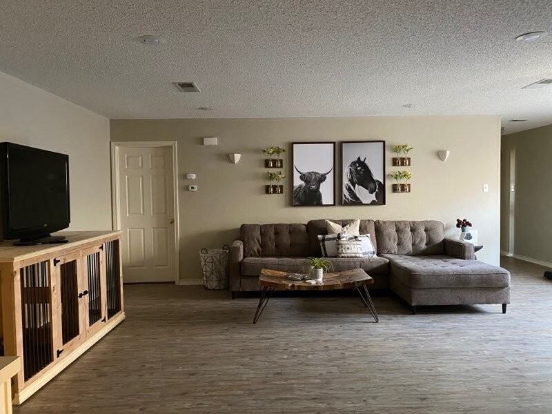 8234 Raleigh Ave - Photo 2 of 9