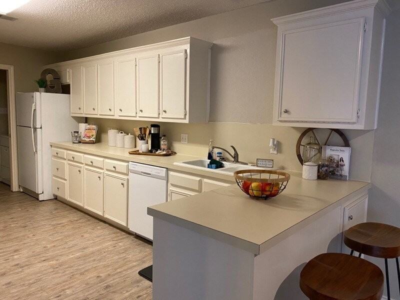 8234 Raleigh Ave - Photo 6 of 9
