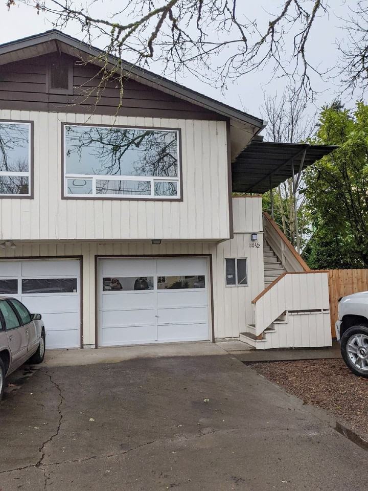 110 1/2 E Hillcrest Dr