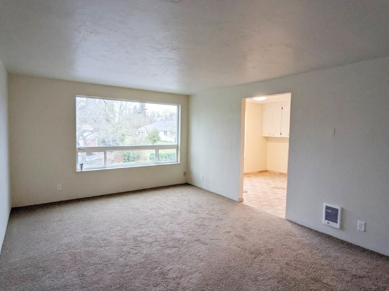 110 1/2 E Hillcrest Dr - Photo 3 of 10