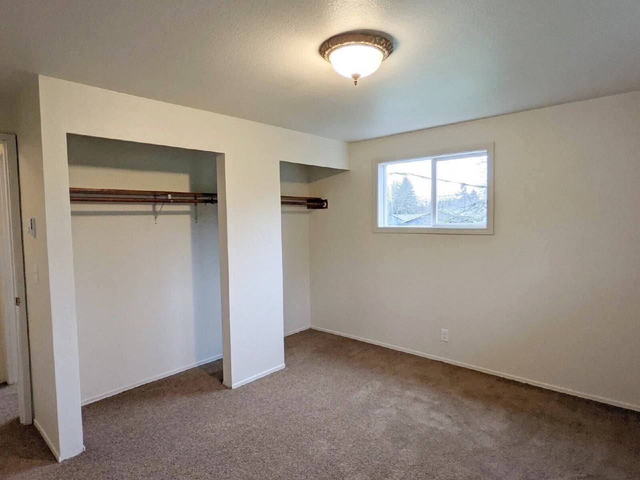 110 1/2 E Hillcrest Dr - Photo 7 of 10