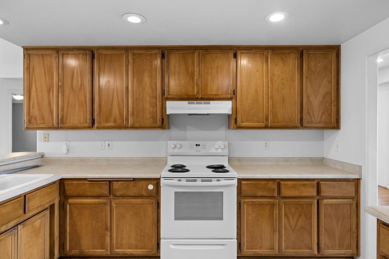 621 Shadow Wood Dr #1 - Photo 4 of 17