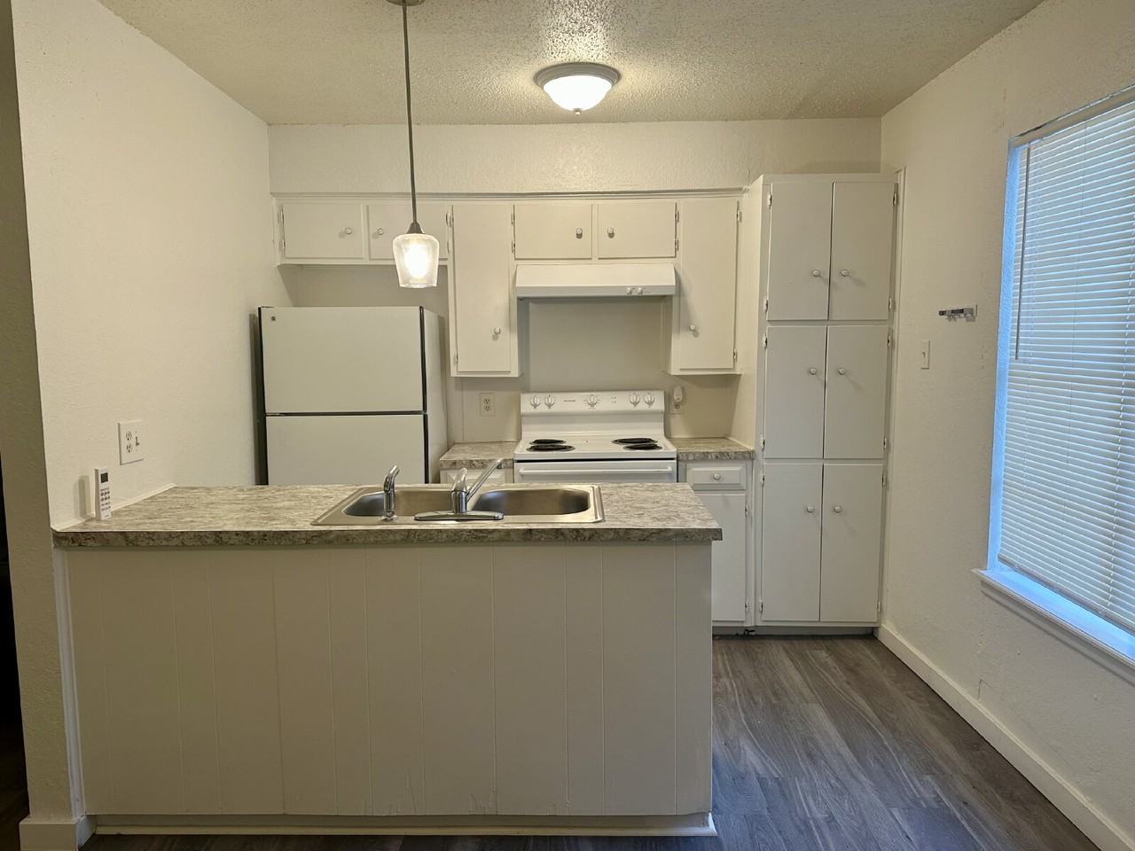 2101 16th St #1K - Photo 4 of 8