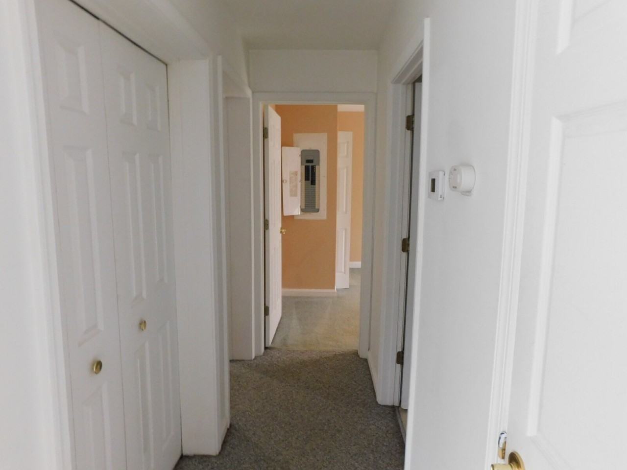 837 Jefferson St - Photo 5 of 8