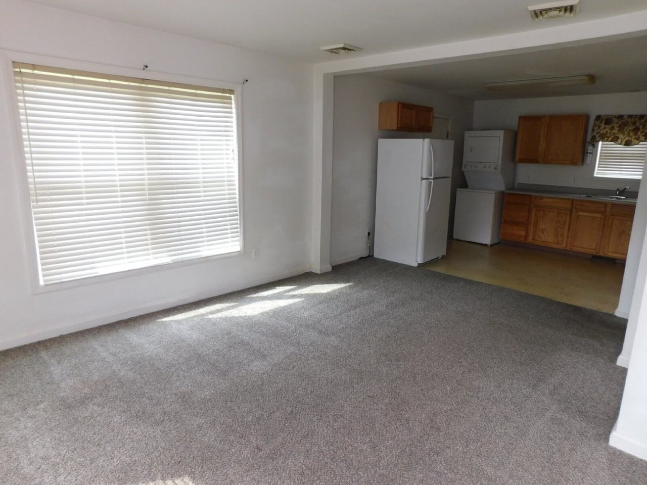 845 Jefferson St - Photo 2 of 8