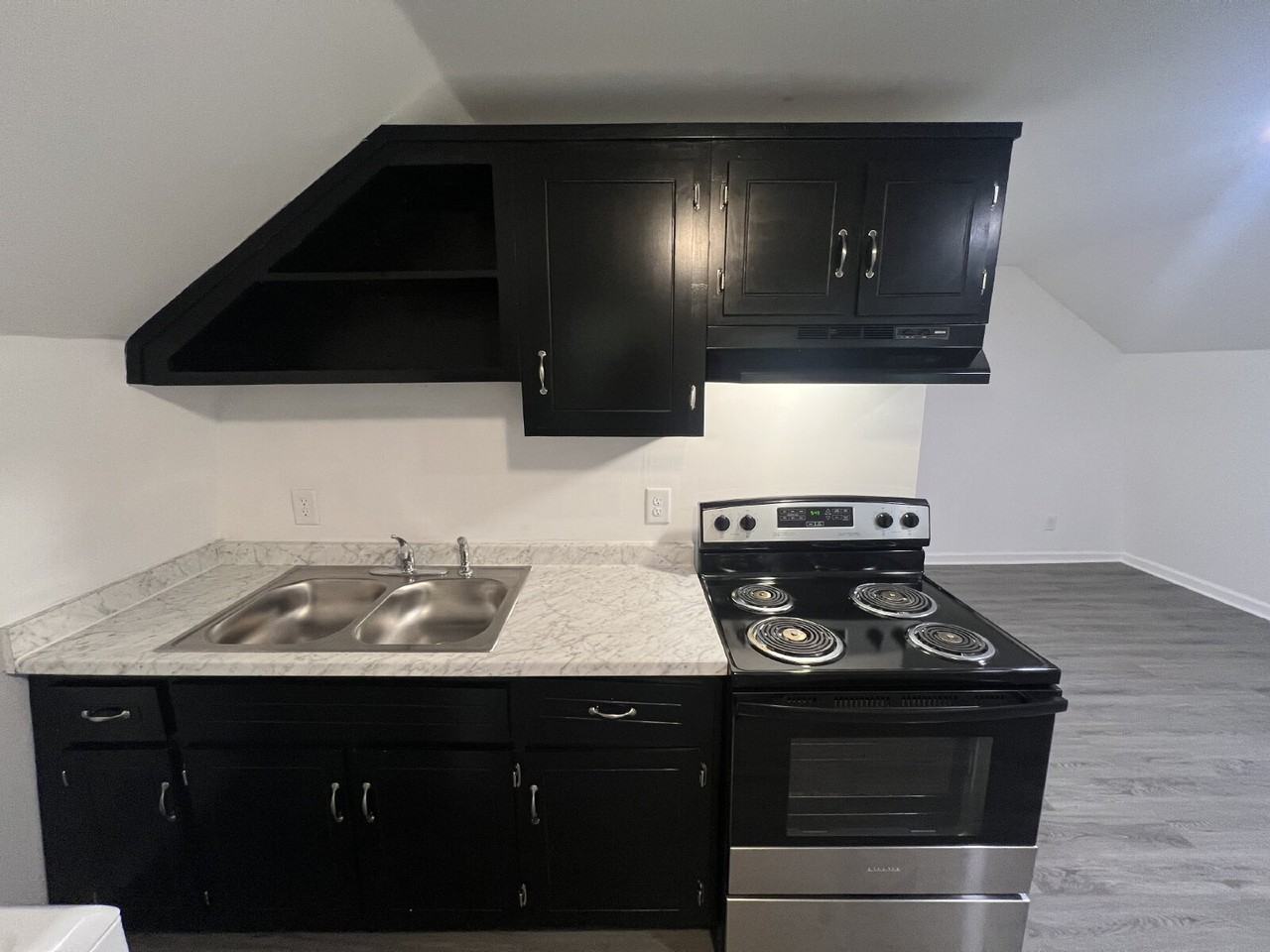 1043 Ross Ln - Photo 6 of 17