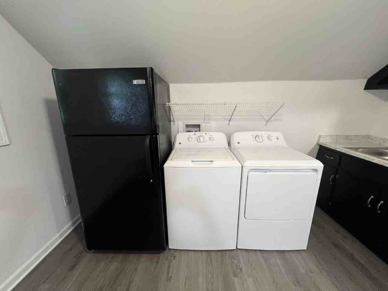 1043 Ross Ln - Photo 7 of 17