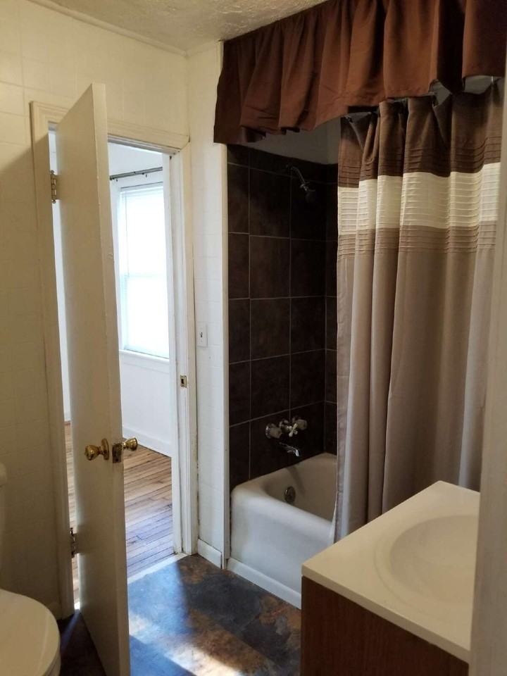 630 1/2 S Huttig Ave - Photo 7 of 19
