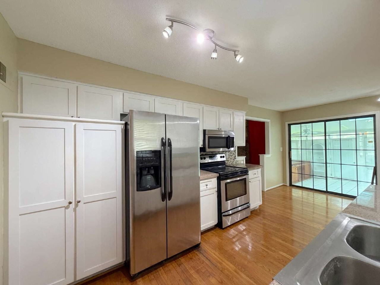 3800 Sw Harbor Cir - Photo 3 of 22