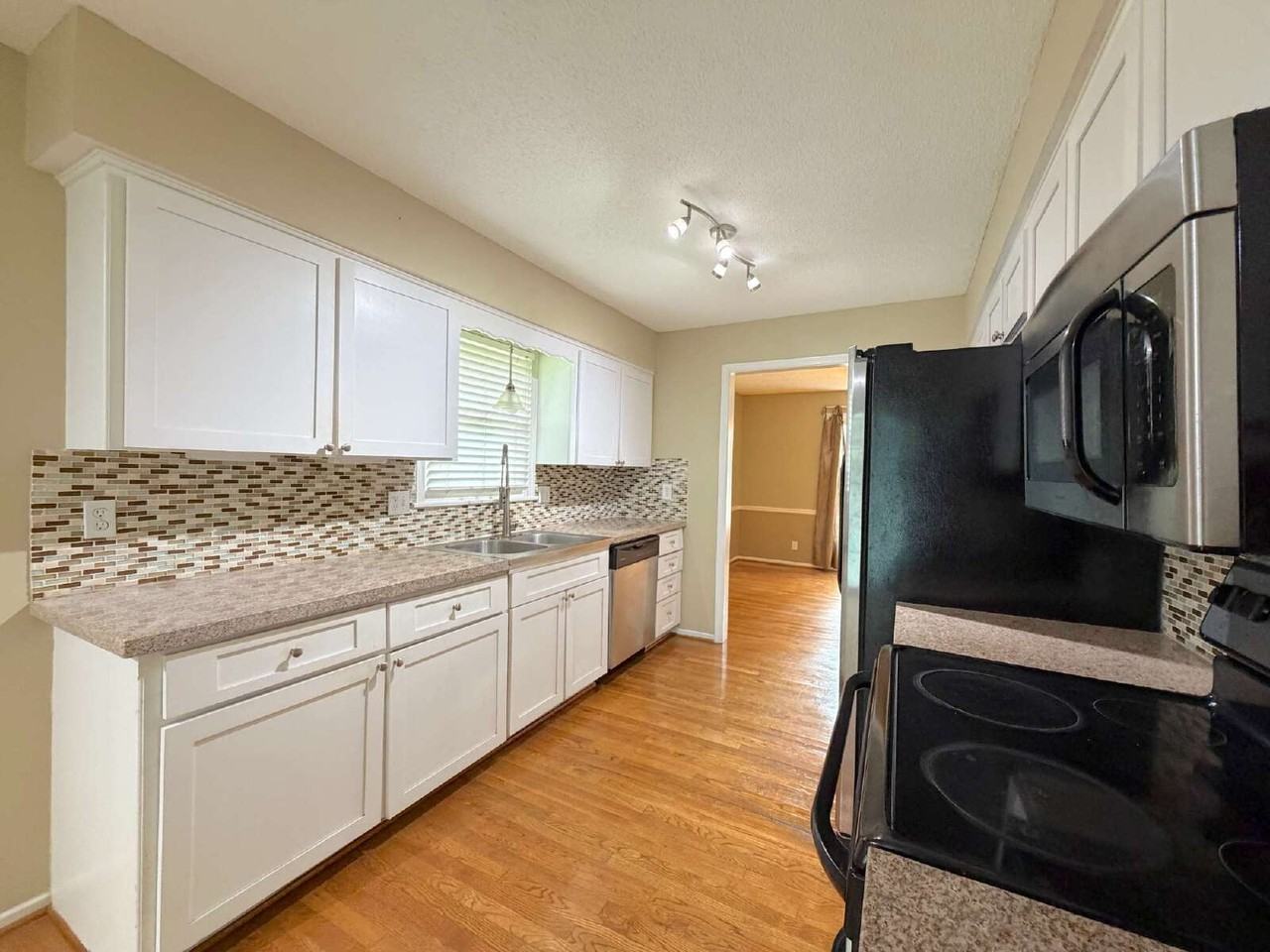 3800 Sw Harbor Cir - Photo 4 of 22