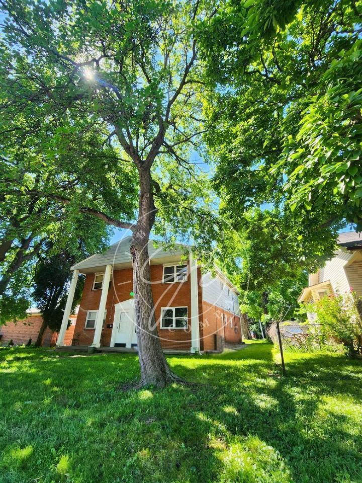 1719 W Bancroft St - Photo 2 of 15