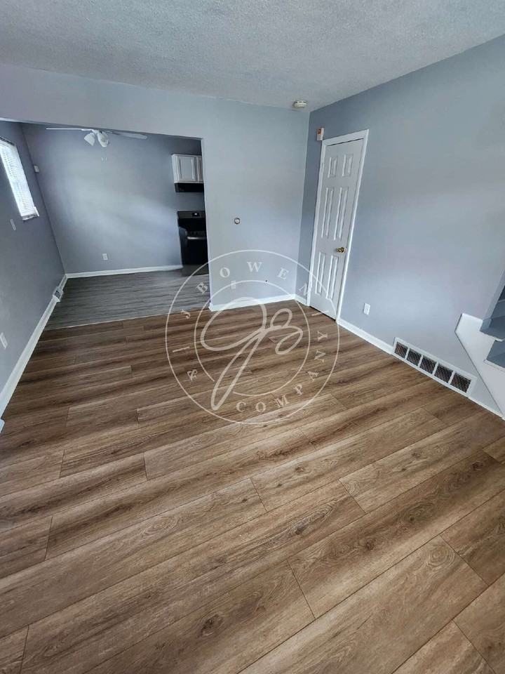 1719 W Bancroft St - Photo 3 of 15