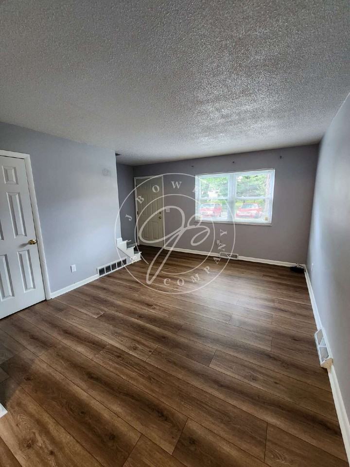 1719 W Bancroft St - Photo 4 of 15