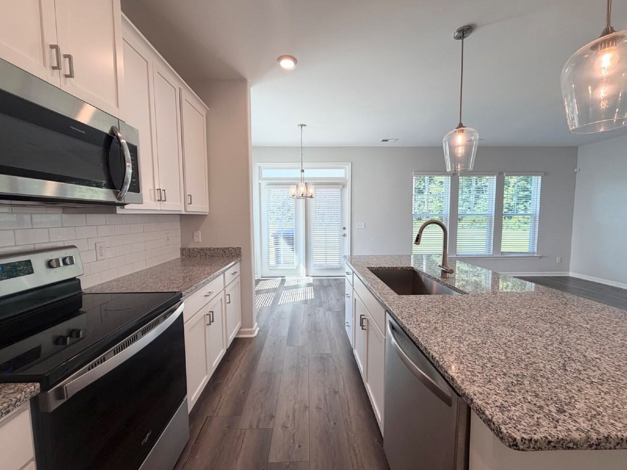 75 Conifer St - Photo 6 of 19