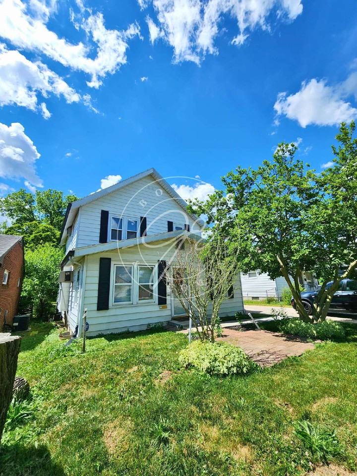 823 Custer Dr #UPPER
