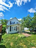 featured image of 823 Custer Dr #UPPER