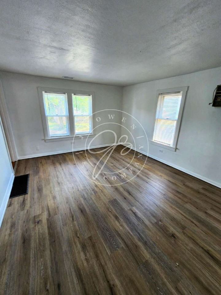 823 Custer Dr - Photo 3 of 16