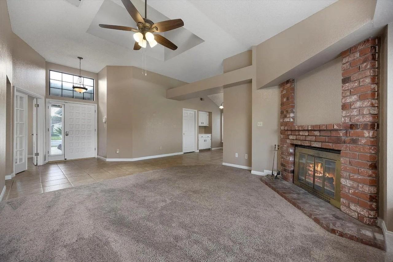 9200 Hoxie Ct - Photo 4 of 25
