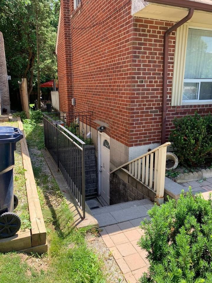 41 Athabaska Ave - Photo 2 of 17