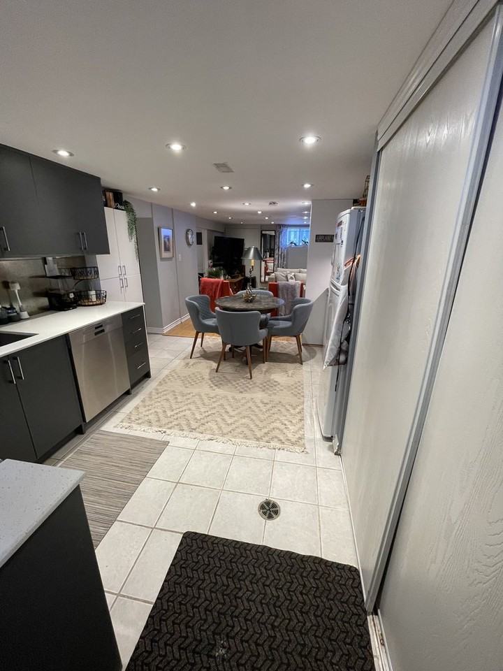 41 Athabaska Ave - Photo 3 of 17