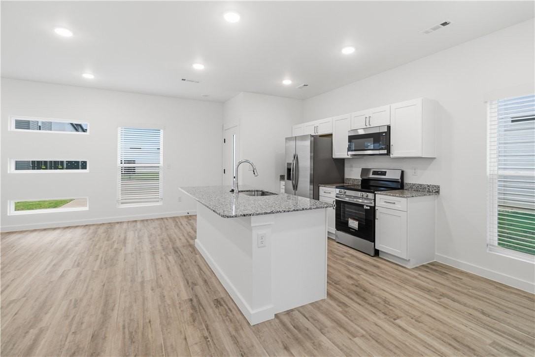 621 Apollo Avenue - Photo 3 of 14