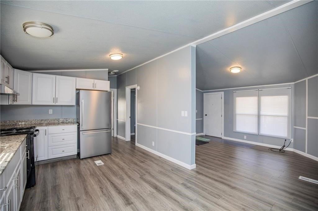17707 Bittersweet Rd - Photo 4 of 5