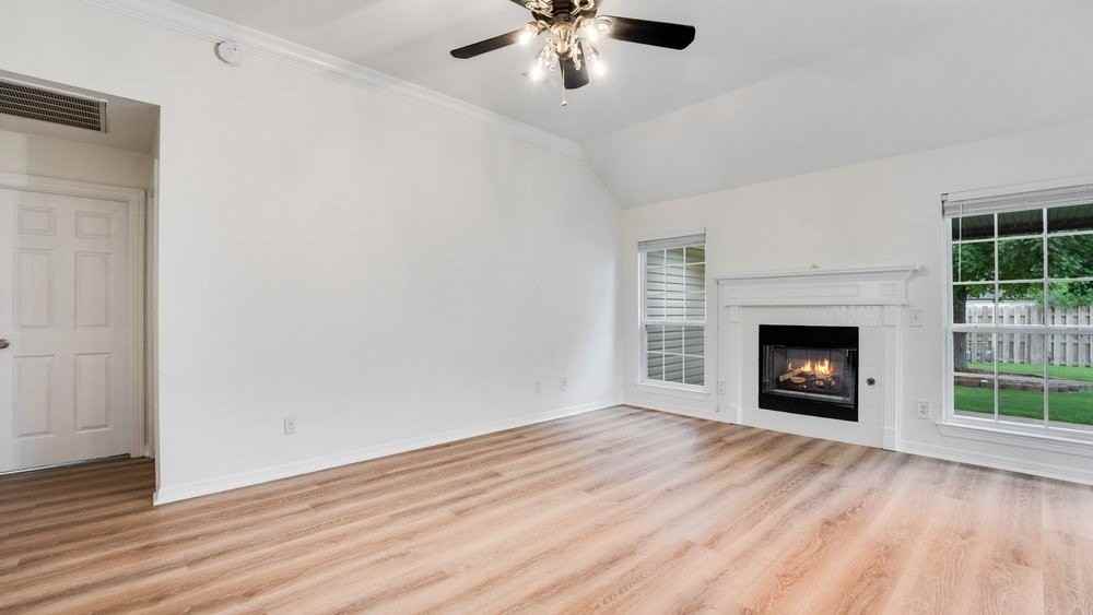 6820 Cutter Ct - Photo 4 of 21