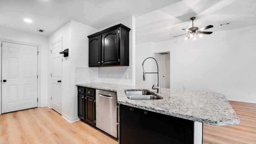 6820 Cutter Ct - Photo 6 of 21