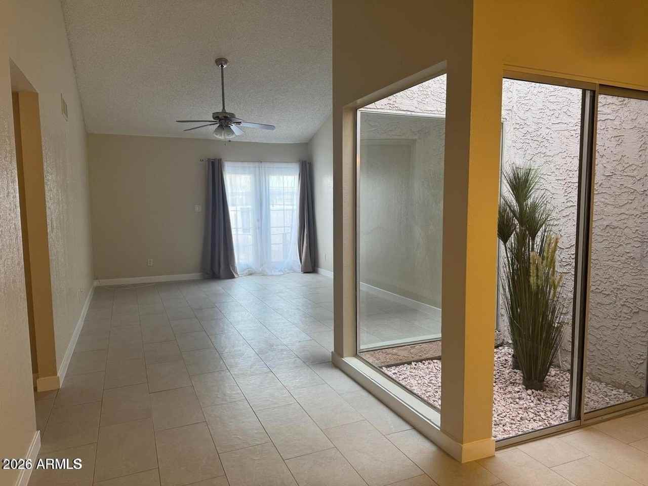 4766 W Caron St - Photo 5 of 12