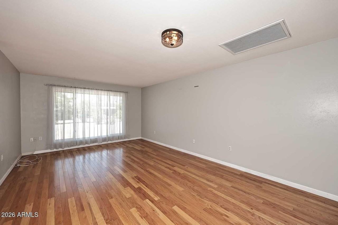 10402 W Wininger Cir - Photo 6 of 50
