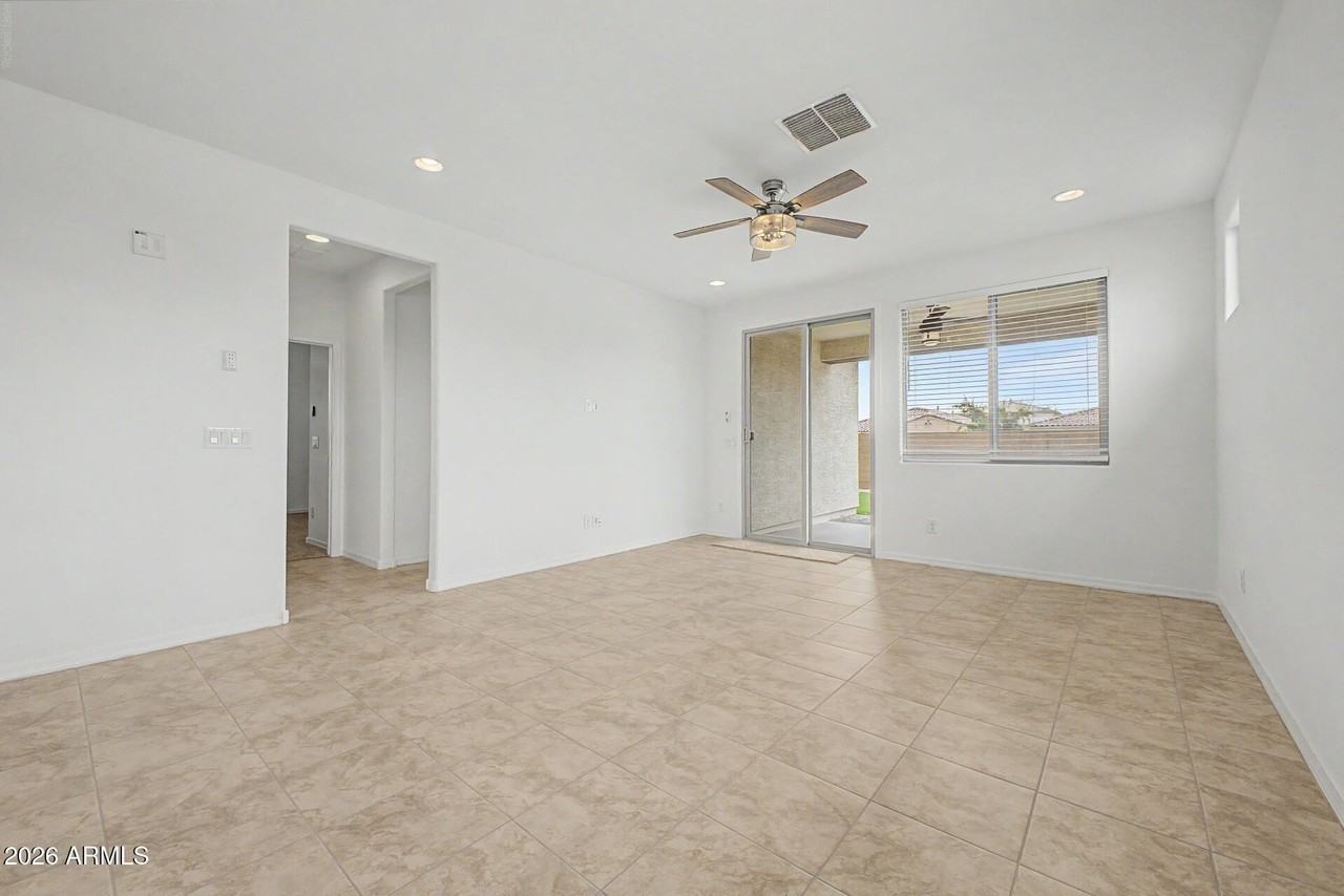9004 W Georgia Ave - Photo 2 of 36