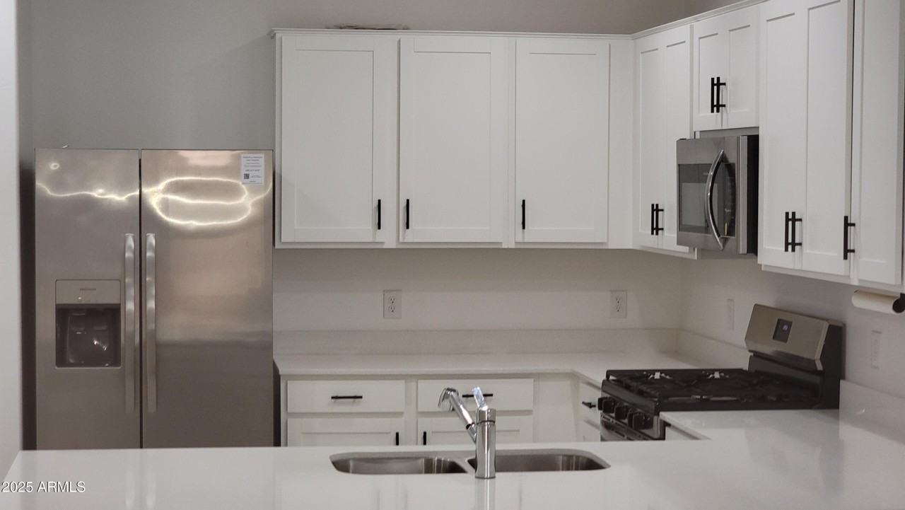 15588 W Williams St - Photo 5 of 23