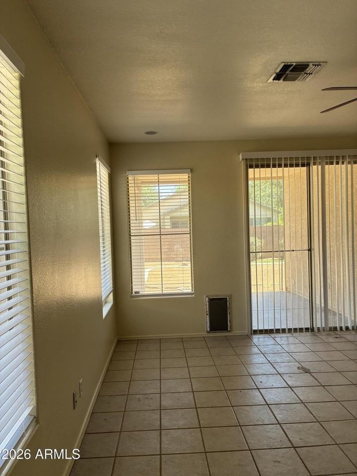 3317 E Park Ave - Photo 3 of 20