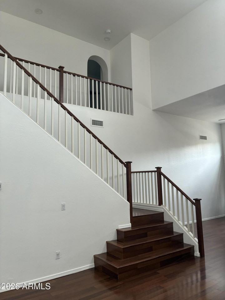 2741 W Redwood Ln - Photo 3 of 24