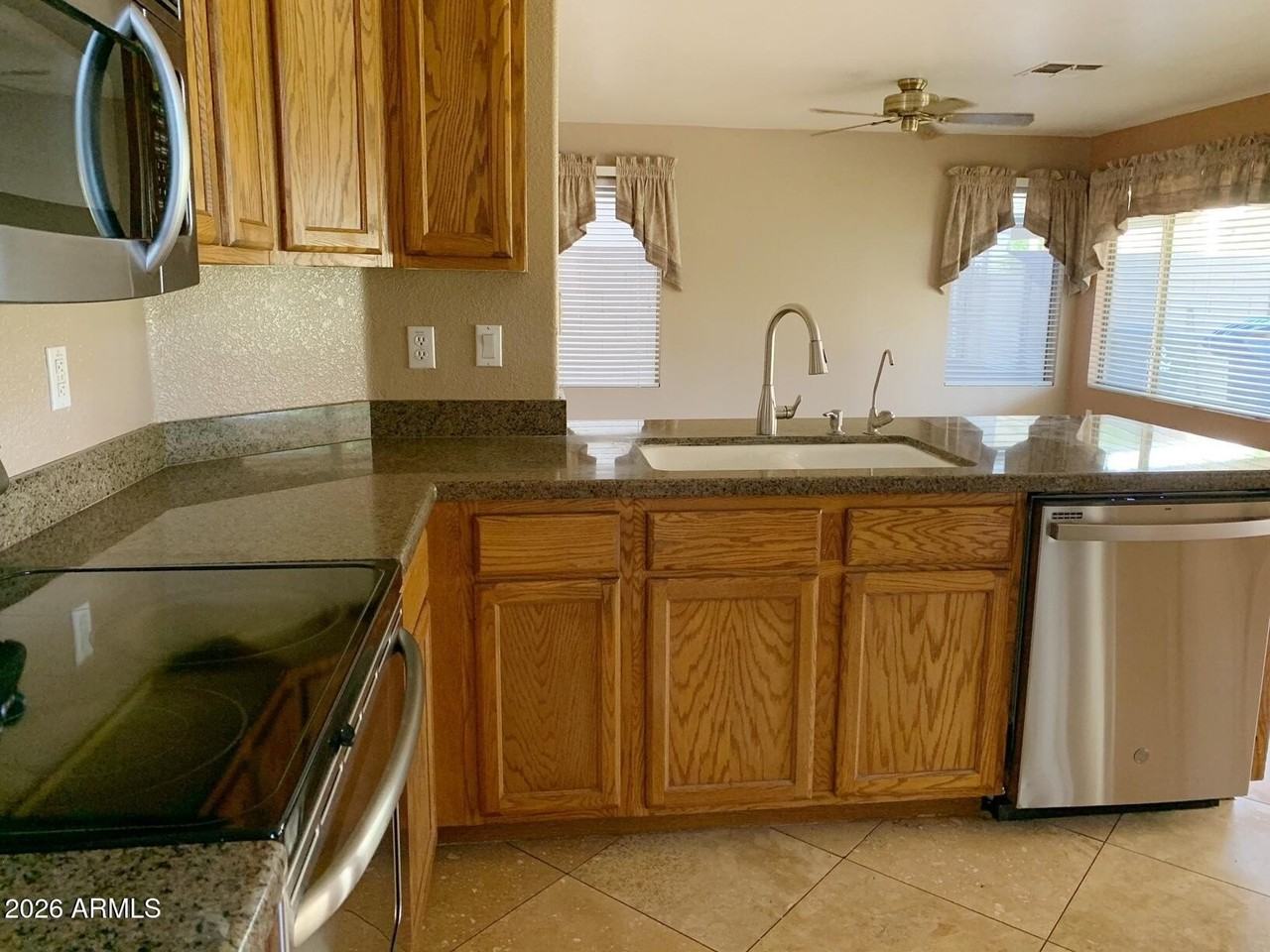 354 W Bolero Dr - Photo 7 of 11