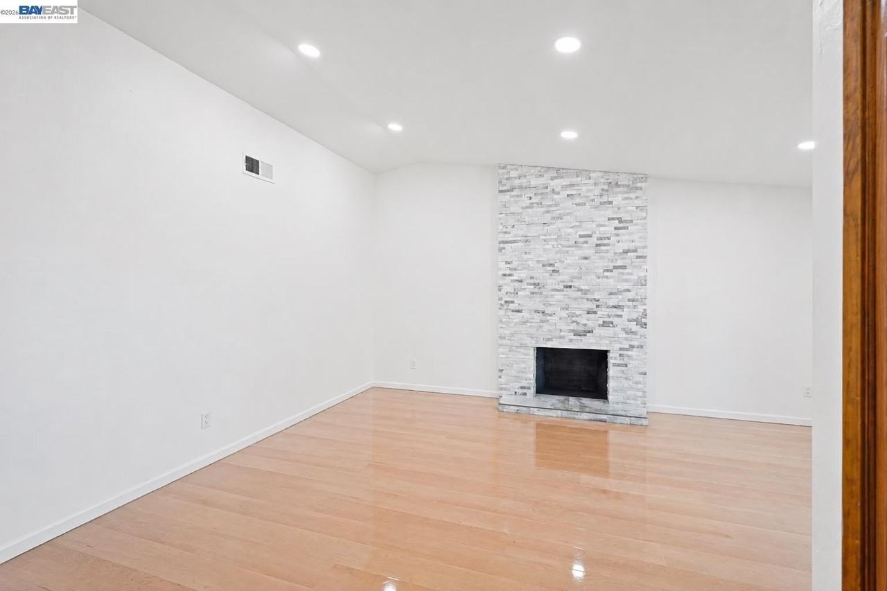 9699 Rudway Ct - Photo 7 of 40