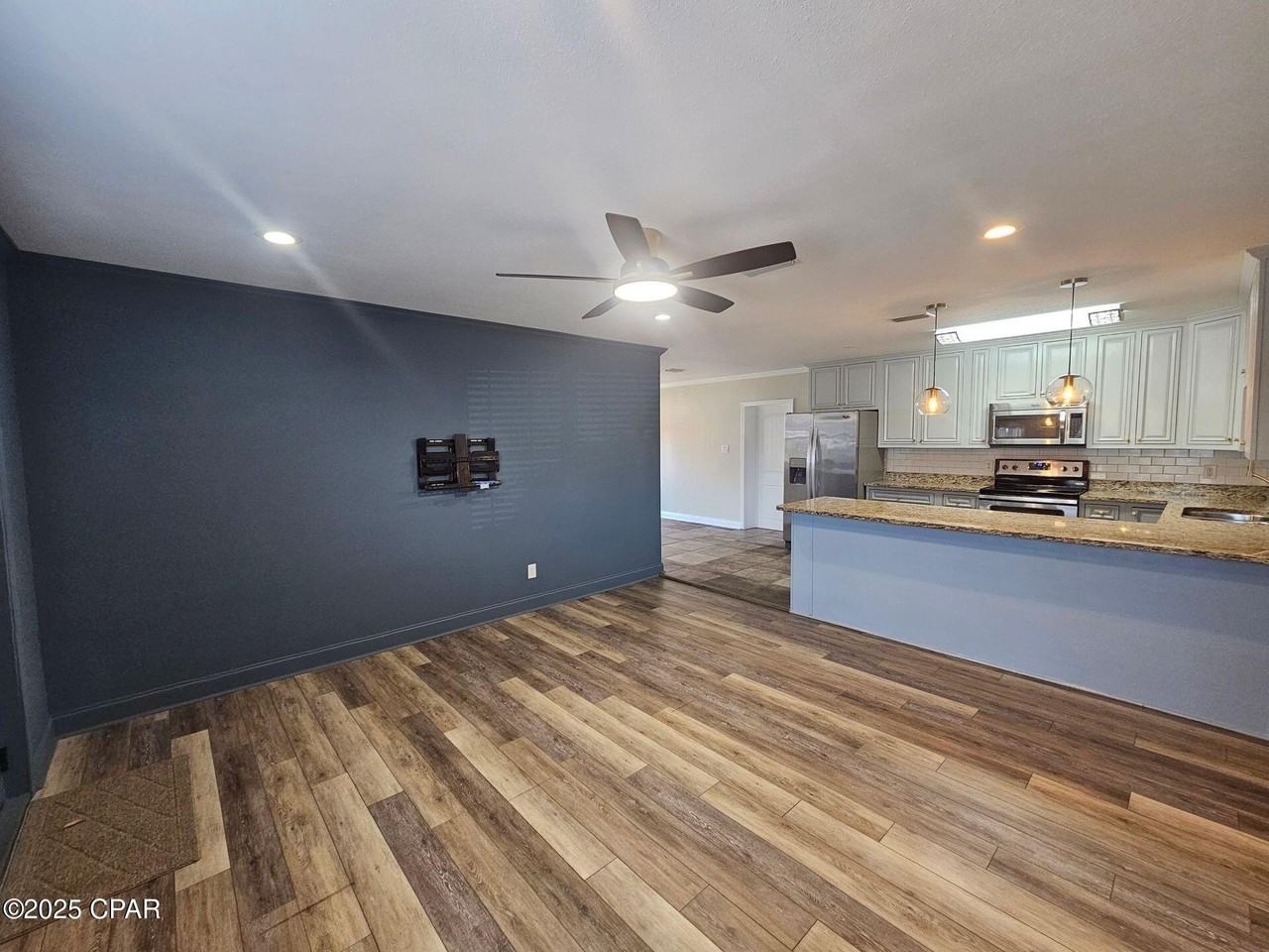 106 N Macarthur Ave - Photo 4 of 26
