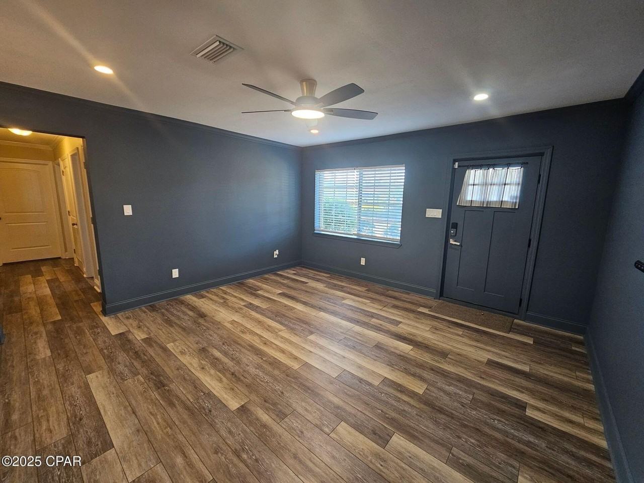 106 N Macarthur Ave - Photo 5 of 26