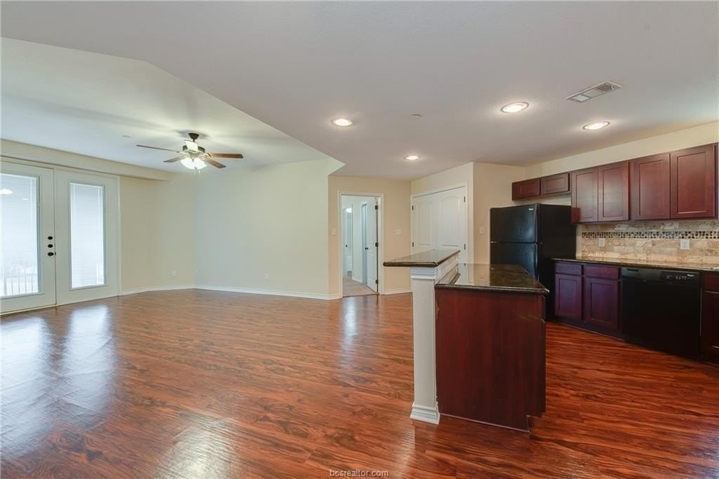 1915 Dartmouth St #2021 - Photo 2 of 25