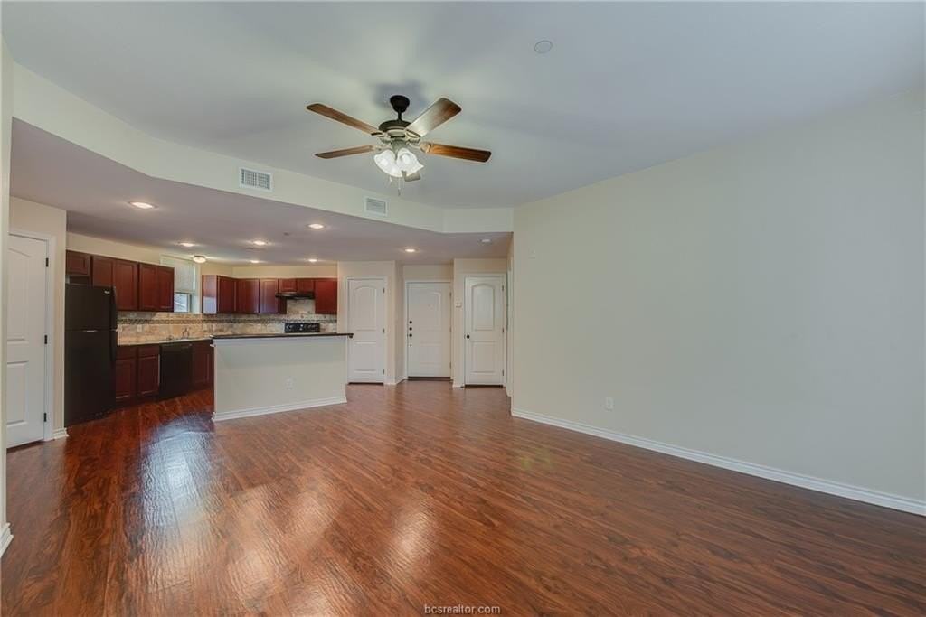 1915 Dartmouth St #2021 - Photo 3 of 25
