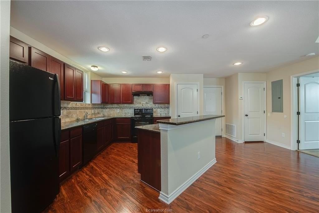 1915 Dartmouth St #2021 - Photo 4 of 25