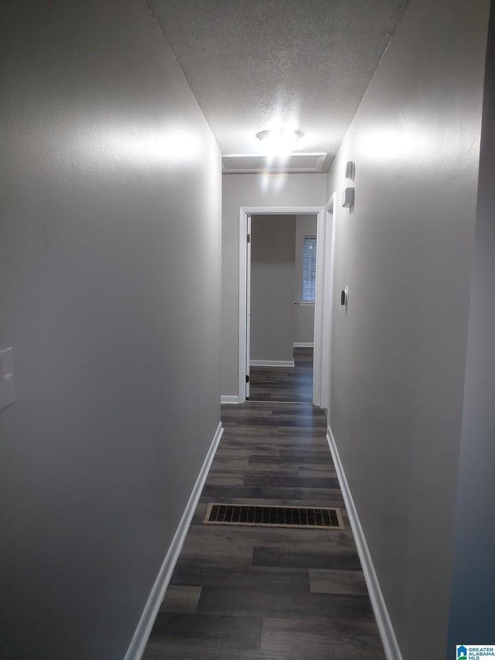 1820 3rd Pl Sw - Photo 2 of 5
