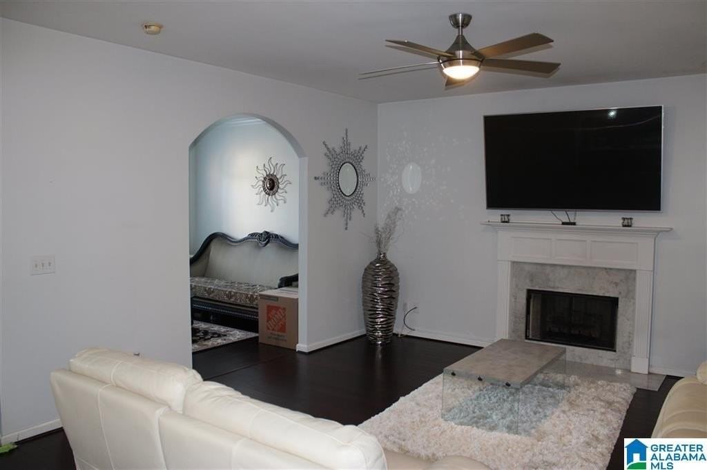 5501 Colony Ln - Photo 4 of 19