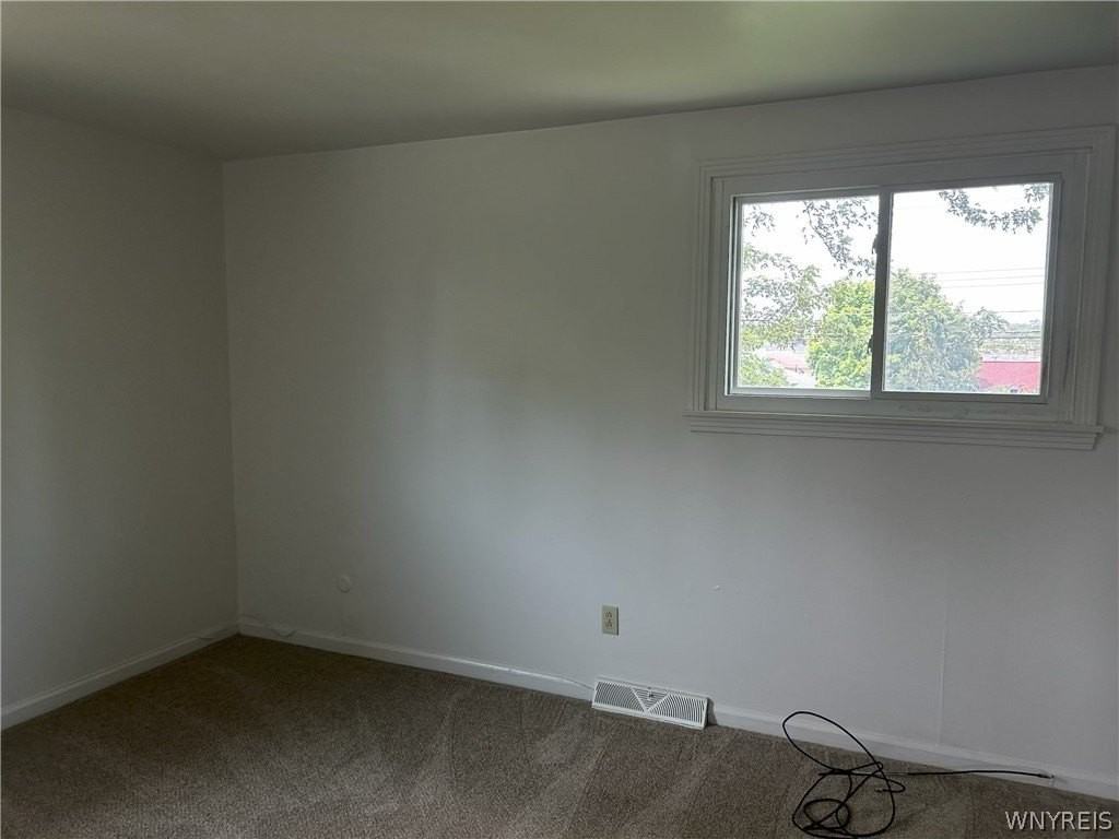 210 Meadowlawn Rd - Photo 6 of 8