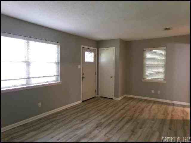 905 Norma Ct - Photo 2 of 21