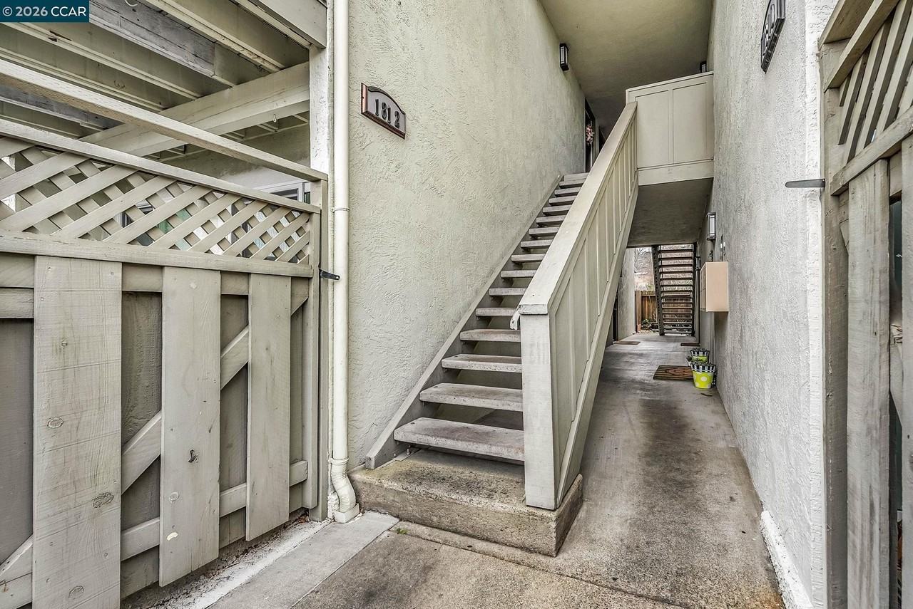 1812 Cole Ave #4 - Photo 3 of 47