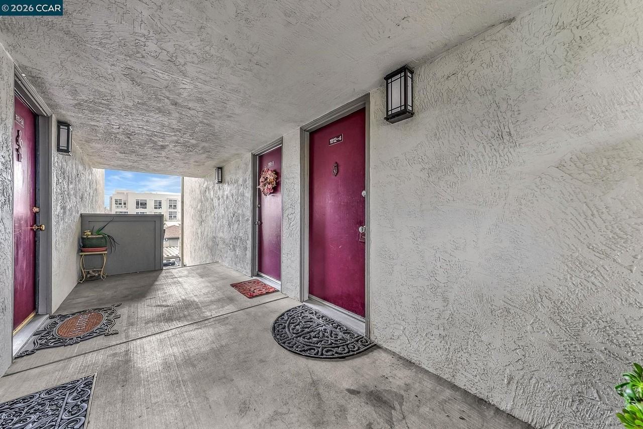 1812 Cole Ave #4 - Photo 4 of 47
