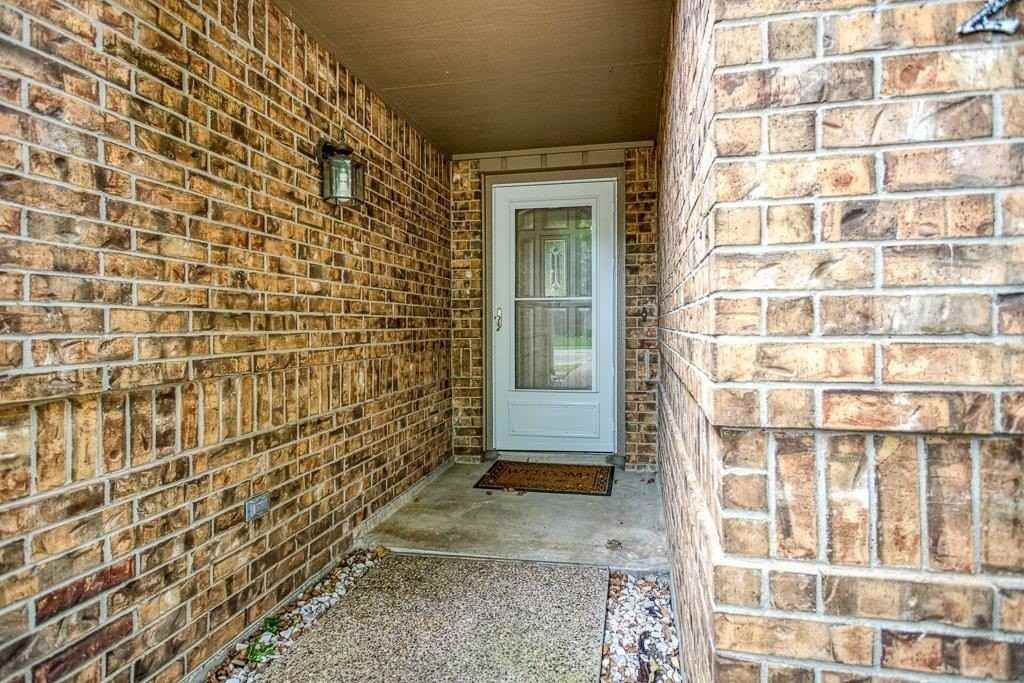 2322 Willow Dr - Photo 2 of 31