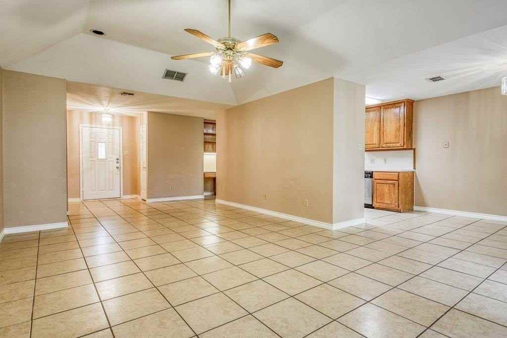 2322 Willow Dr - Photo 6 of 31