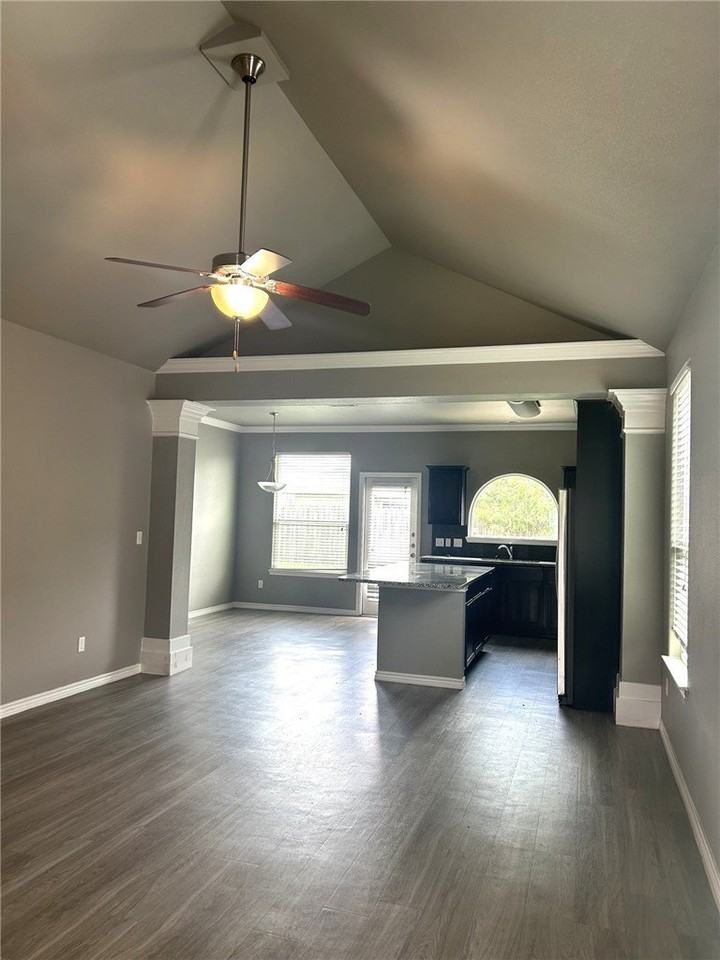 7426 Kolda Dr - Photo 6 of 21